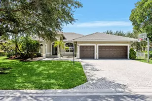 10668 NW 69th St, Parkland, FL 33076 - Photo 2