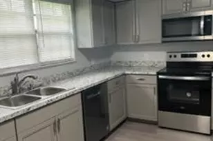 2556 SE Hallahan St, Port Saint Lucie, FL 34952 - Photo 6