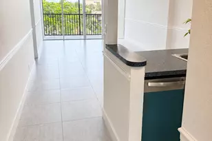 7 Royal Palm Way, Boca Raton, FL 33432 - Photo 2