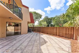 8195 Severn Dr, Boca Raton, FL 33433 - Photo 8