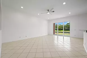 886 Sunflower Cir, Weston, FL 33327 - Photo 10