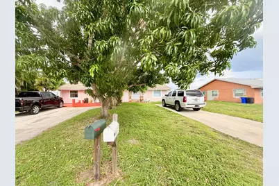 5045 SE Driftwood Avenue, Stuart, FL 34997 - Photo 2