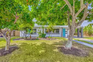 512 Bayberry Dr, Lake Park, FL 33403 - Photo 4