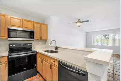 420 SE 2nd Avenue #2, Deerfield Beach, FL 33441 - Photo 2