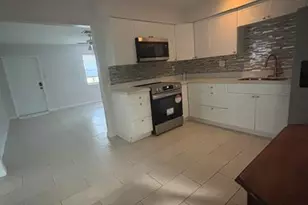 738 SW 5th Ave, Hallandale Beach, FL 33009 - Photo 16