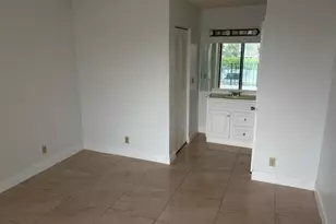 708 Executive Center Dr, West Palm Beach, FL 33401 - Photo 4