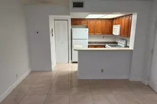 708 Executive Center Dr, West Palm Beach, FL 33401 - Photo 2