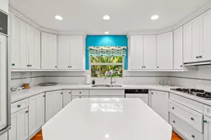 627 Solar Isle Dr, Fort Lauderdale, FL 33301 - Photo 26