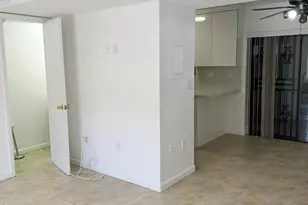1701 W 42nd Pl, Hialeah, FL 33012 - Photo 28