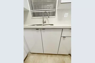 1701 W 42nd Place #43, Hialeah, FL 33012 - Photo 24
