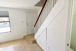 1701 W 42nd Pl, Hialeah, FL 33012 - Photo 24