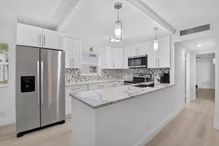 352 Brittany H, Delray Beach, FL 33446 - Photo 4