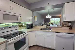 2206 S Cypress Bend Dr, Pompano Beach, FL 33069 - Photo 2
