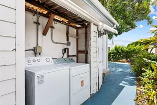 310 NE 6th St, Hallandale Beach, FL 33009 - Photo 6