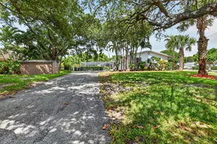 410 NW Spanish River Blvd, Boca Raton, FL 33431 - Photo 6