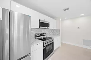 5664 Boynton Crescent, Boynton Beach, FL 33437 - Photo 2