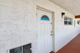 9411 N Hollybrook Lake Dr, Pembroke Pines, FL 33025 - Photo 16