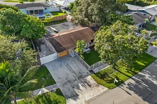 3428 Capri Rd, Palm Beach Gardens, FL 33410 - Photo 2