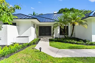 10 Alnwick Rd, Palm Beach Gardens, FL 33418 - Photo 2