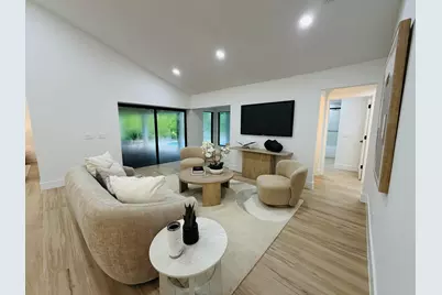 10 Alnwick Road, Palm Beach Gardens, FL 33418 - Photo 2