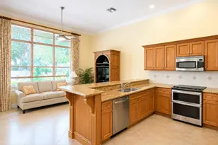 221 Green Point Cir, Palm Beach Gardens, FL 33418 - Photo 6