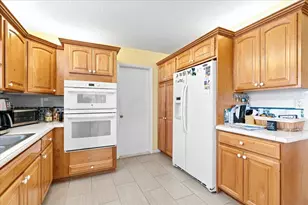 9843 NW 75th Ct NW, Tamarac, FL 33321 - Photo 10