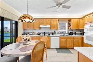 9843 NW 75th Ct NW, Tamarac, FL 33321 - Photo 8