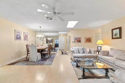 9843 NW 75th Court NW, Tamarac, FL 33321 - Photo 2