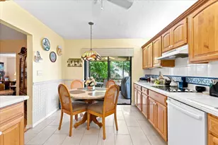 9843 NW 75th Ct NW, Tamarac, FL 33321 - Photo 18