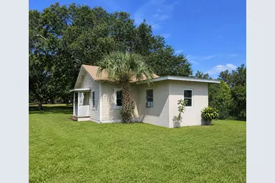421 N 10th Street, Fort Pierce, FL 34950 - Photo 1