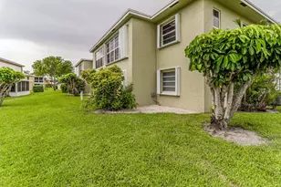 2460 Juniper Dr, Delray Beach, FL 33445 - Photo 2
