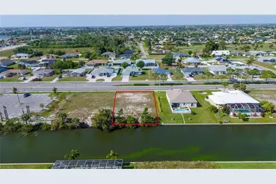 136 Nicholas Parkway W, Cape Coral, FL 33990 - Photo 6