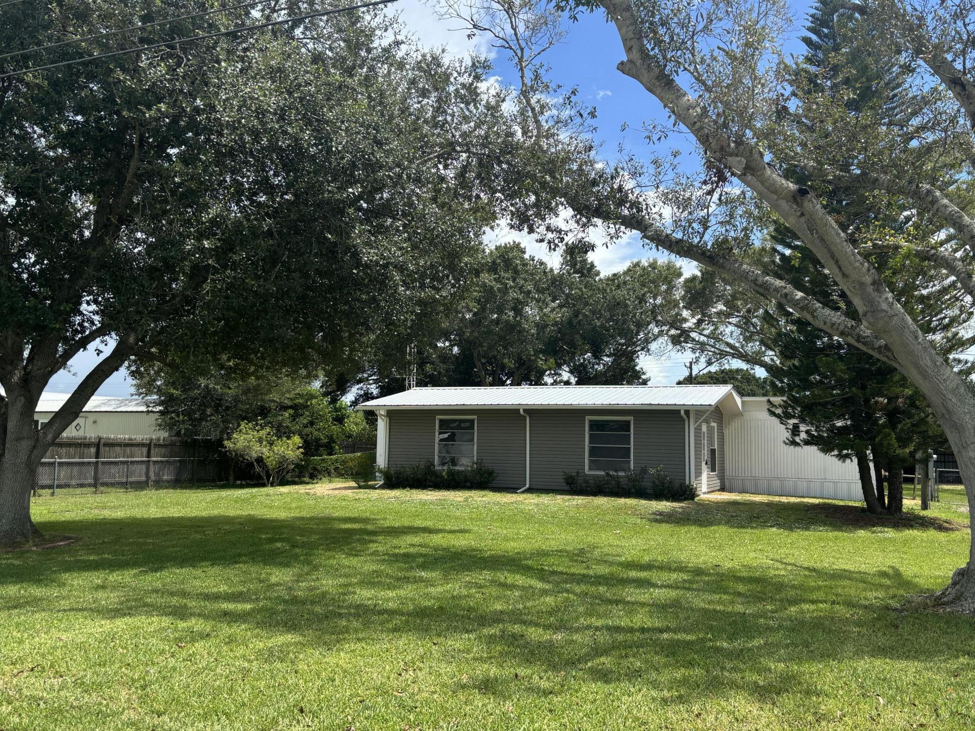 1214 Alligator Rd - 1214 Alligator Rd, Moore Haven, FL 33471 Luxury Property | Jose Angel Pina