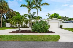 648 SW 3rd St, Boca Raton, FL 33486 - Photo 2