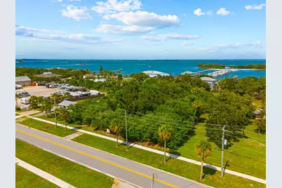 1654 N Central Avenue, Sebastian, FL 32958 - Photo 8