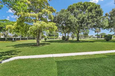3744 Savoy Lane #E2, West Palm Beach, FL 33417 - Photo 24