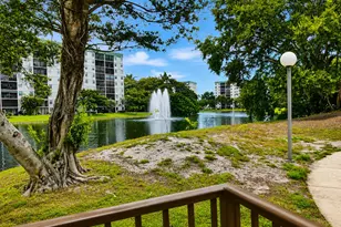 2226 N Cypress Bend Dr, Pompano Beach, FL 33069 - Photo 28