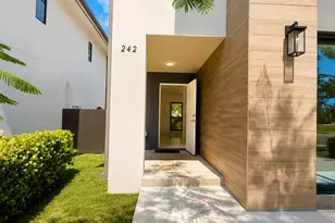 242 NW 11th Ct, Florida City, FL 33034 - Photo 2