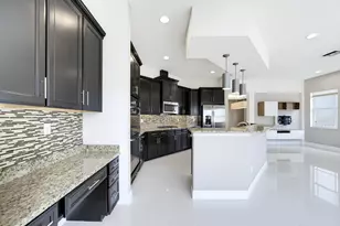 8561 Lakeside Bnd, Parkland, FL 33076 - Photo 24