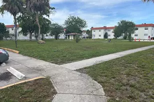 405 SW 13th Pl, Deerfield Beach, FL 33441 - Photo 2