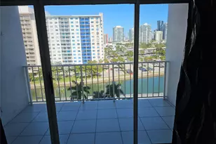 500 Bayview Dr, Sunny Isles Beach, FL 33160 - Photo 4