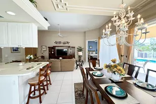 8262 Dominica Pl, Wellington, FL 33414 - Photo 14