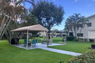 275 Windsor L, West Palm Beach, FL 33417 - Photo 4