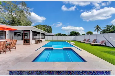 9819 Spanish Isles Drive, Boca Raton, FL 33496 - Photo 2