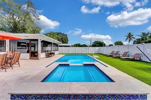 9819 Spanish Isles Dr, Boca Raton, FL 33496 - Photo 2