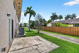 343 Gulfstream Rd, Dania Beach, FL 33004 - Photo 12