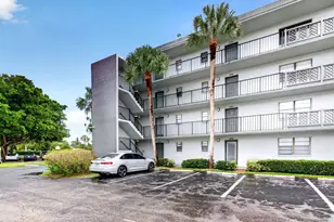 9440 SW 8th St, Boca Raton, FL 33428 - Photo 2