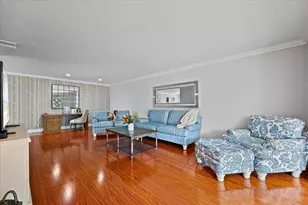206 Lake Susan Ln, West Palm Beach, FL 33411 - Photo 8