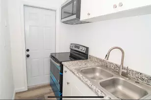 721 NW 19th Terrace, Fort Lauderdale, FL 33311 - Photo 4