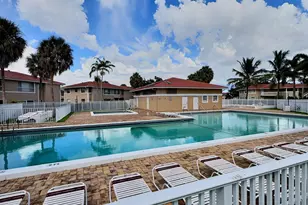 889 Twin Lakes Dr, Coral Springs, FL 33071 - Photo 4